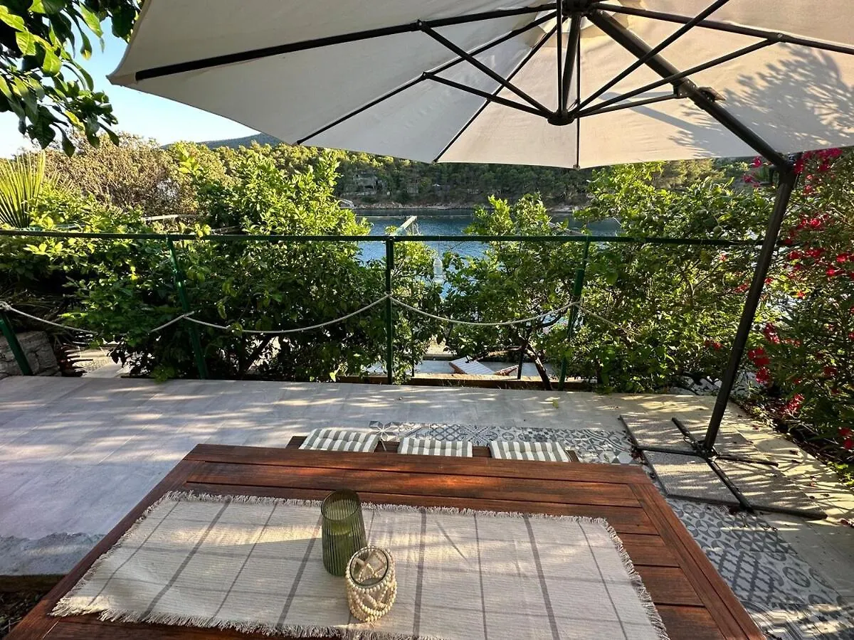 Holiday House Jagoda -First Row To The Sea Brbinj Casa vacanze